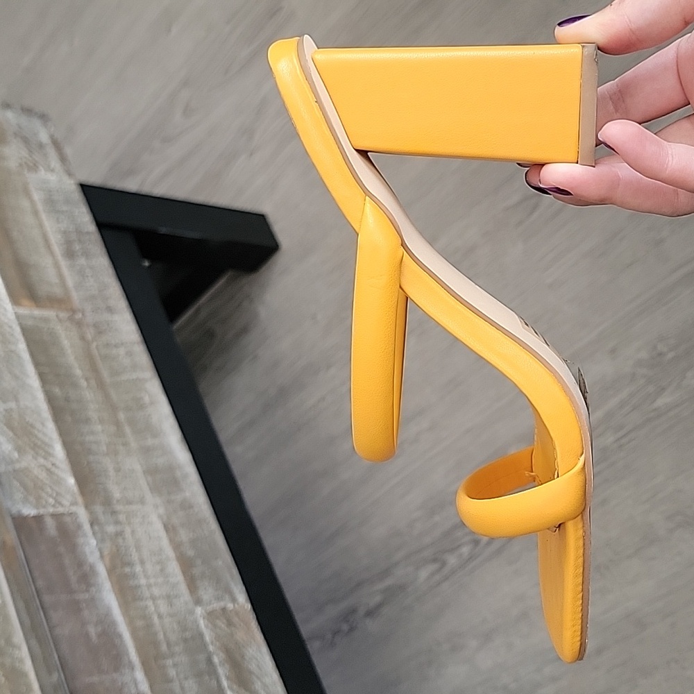 New York & Company Orange Heels - Picture 5 of 12